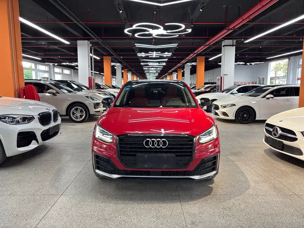 Audi Q2L 2019