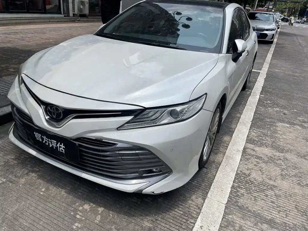 Toyota Camry 2019