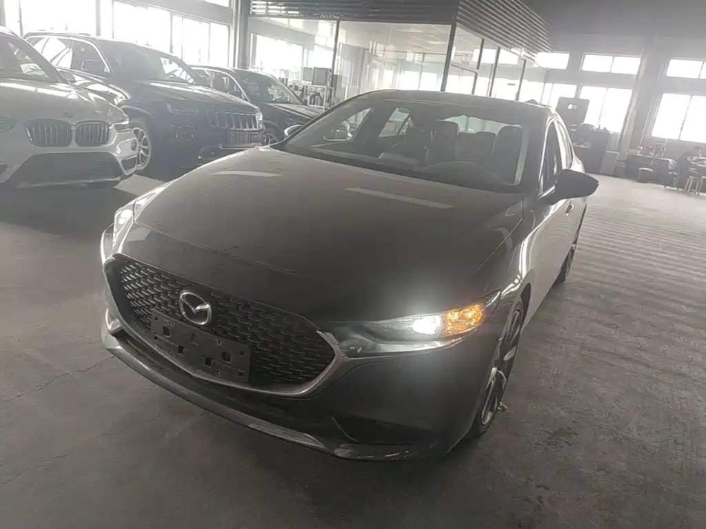 Mazda 3 Axela 2022