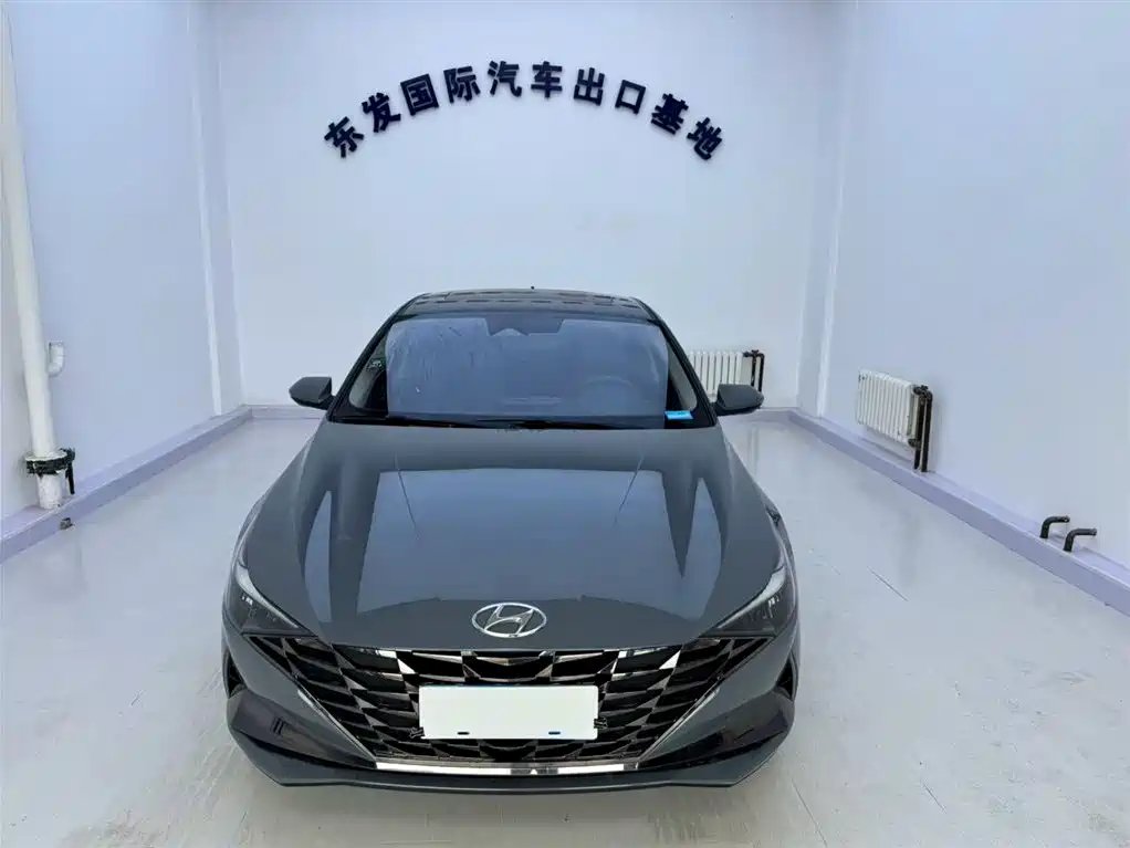 Hyundai Elantra 2022