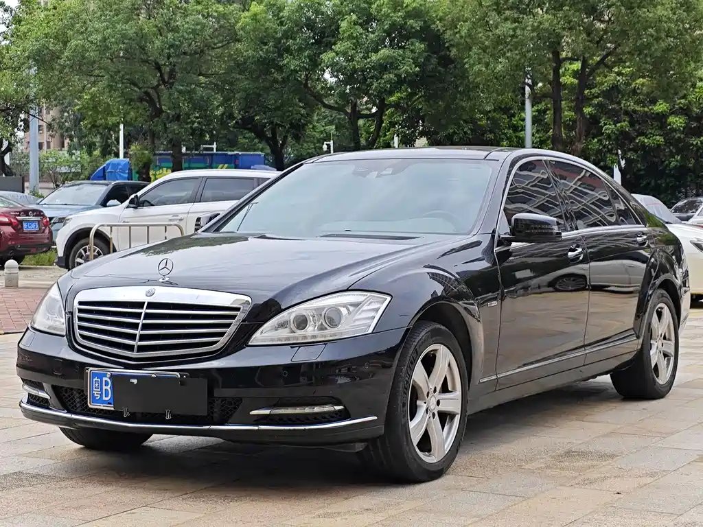 Mercedes-Benz S-Class 2012