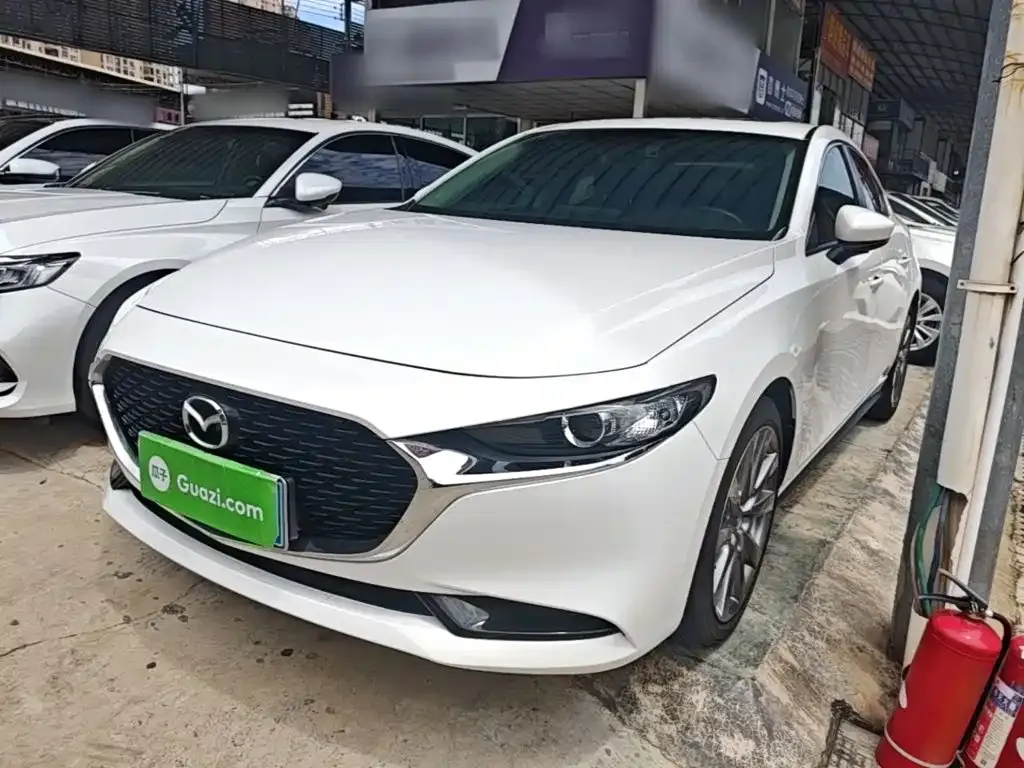 Mazda 3 Axela 2022 — фото 1 из 5