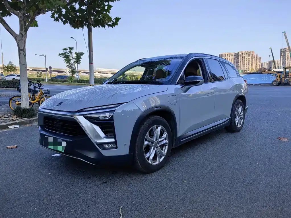 NIO ES8 2021