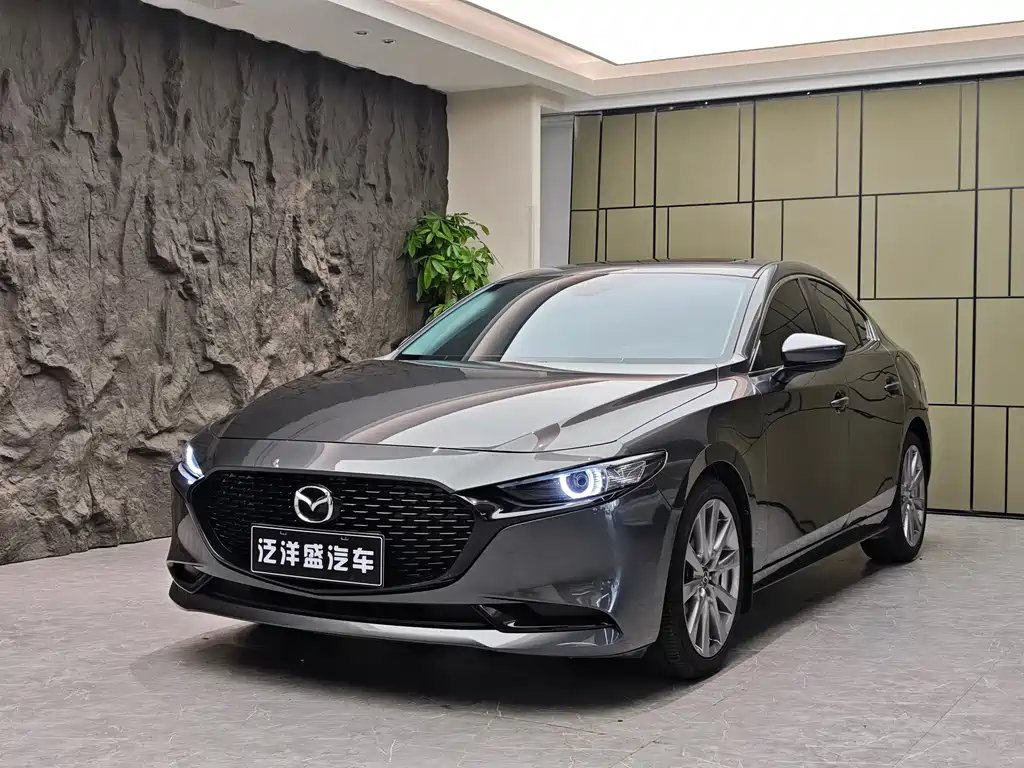 Mazda 3 Axela 2022