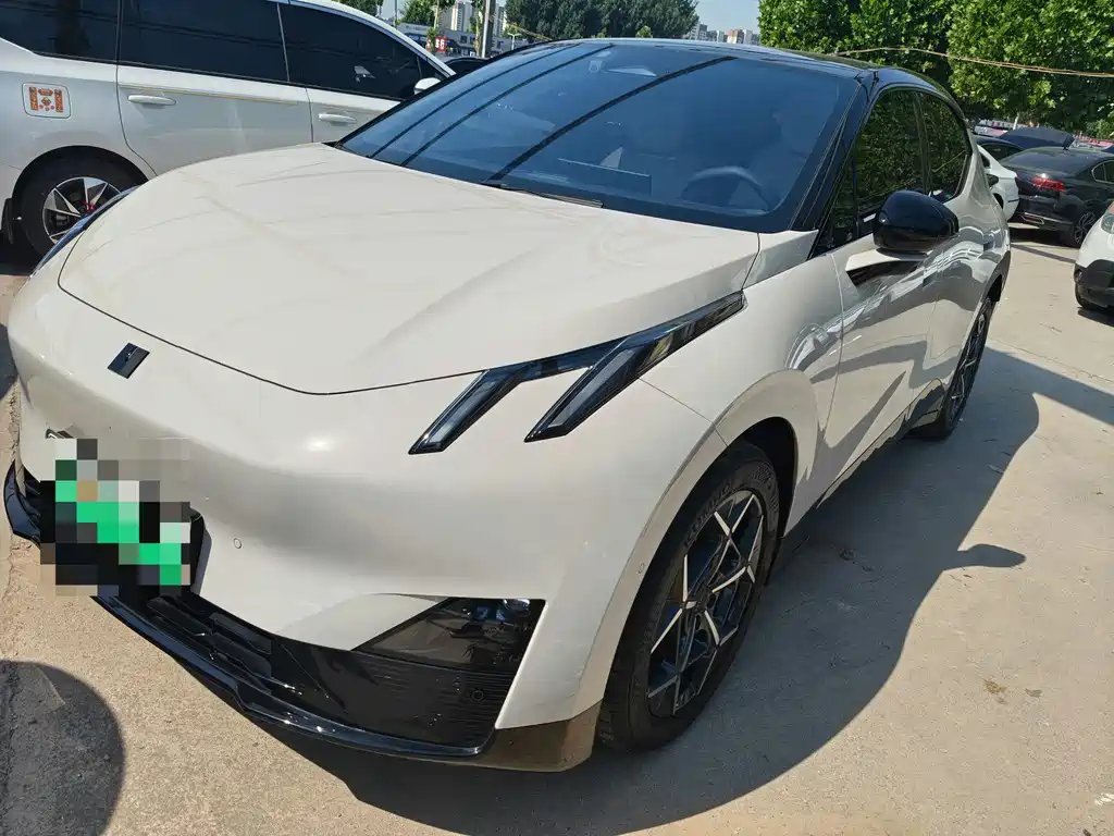 Lynk & Co Z20 2025