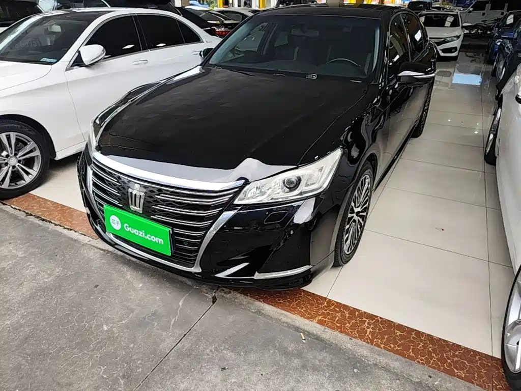 Toyota Crown 2017