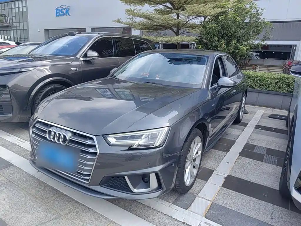 Audi A4L 2020