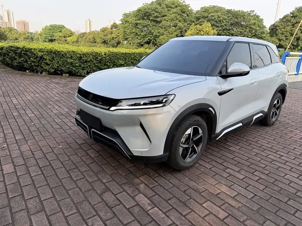 BYD Yuan UP 2024 — фото 1 из 5