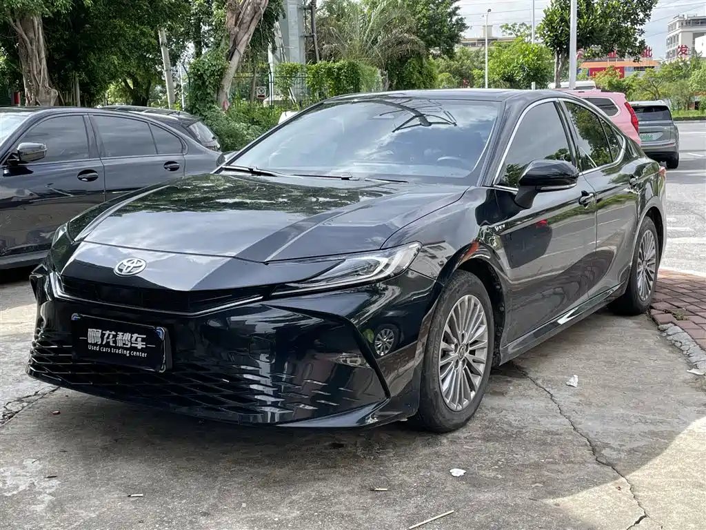 Toyota Camry 2025