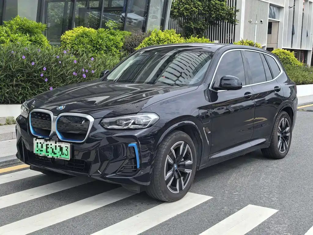 BMW iX3 2022