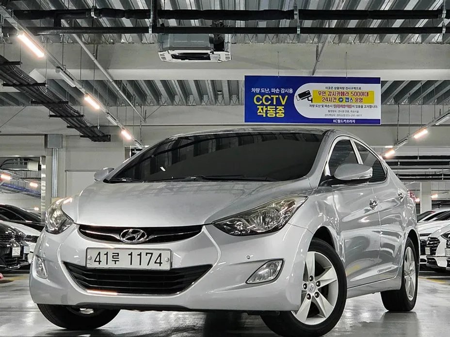 Hyundai AVANTE 2013