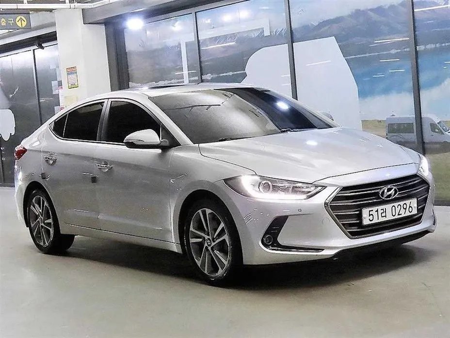 Hyundai AVANTE 2016