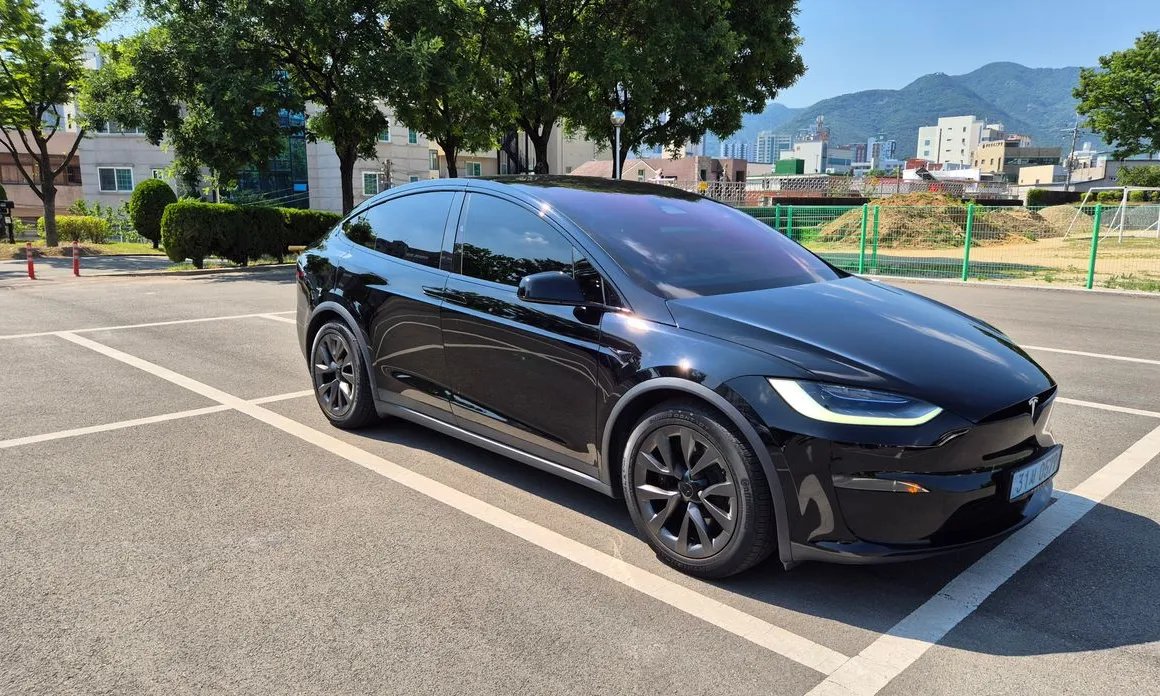 Tesla Model X 2023