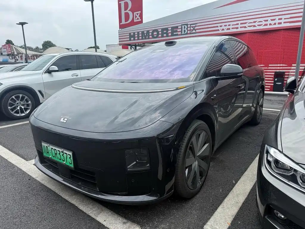 Li Auto Lii8 2025 — фото 1 из 2