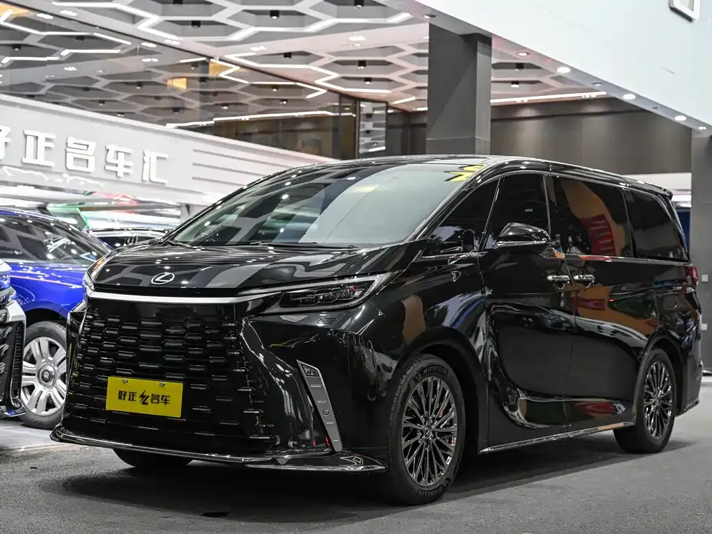 Lexus LM 2023 — фото 1 из 22