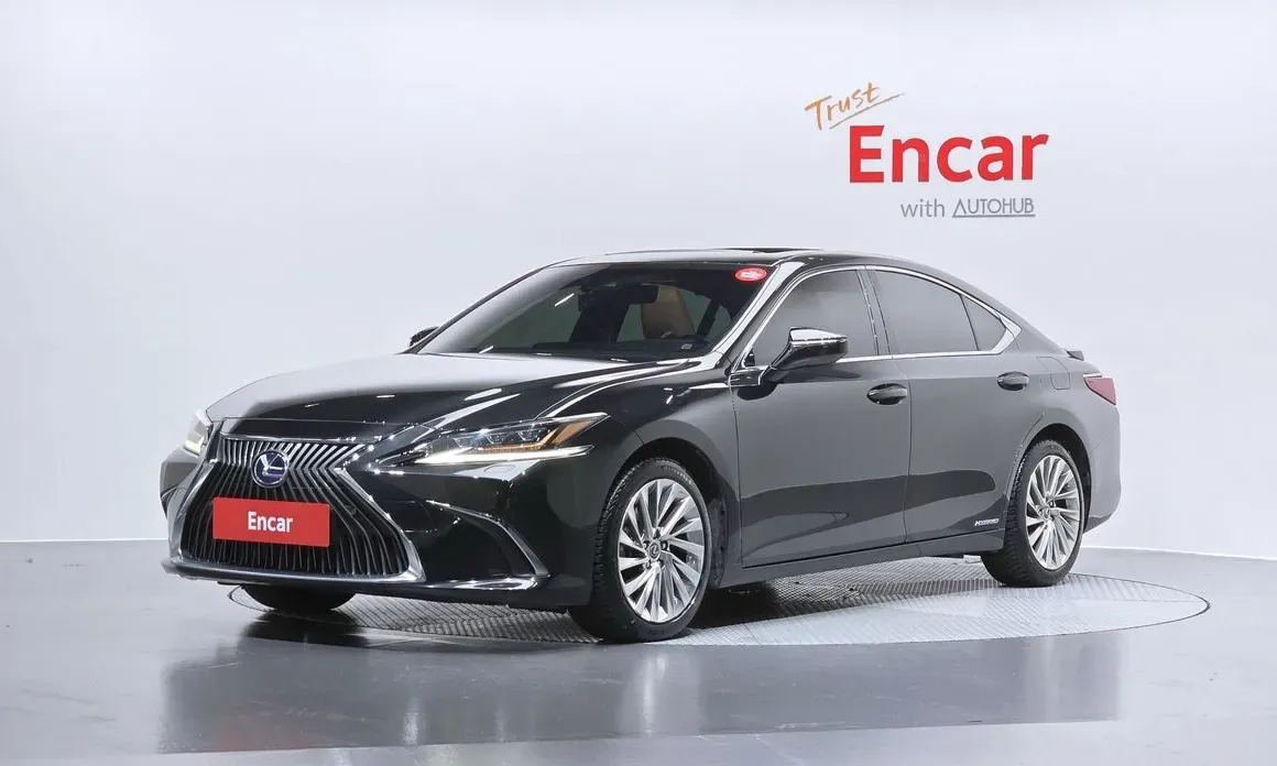 Lexus ES 2021 — фото 1 из 5