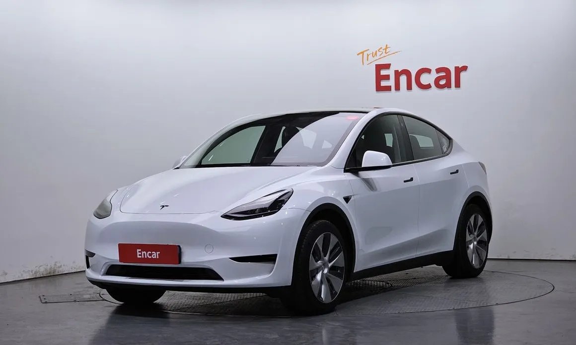 Tesla Model Y 2024