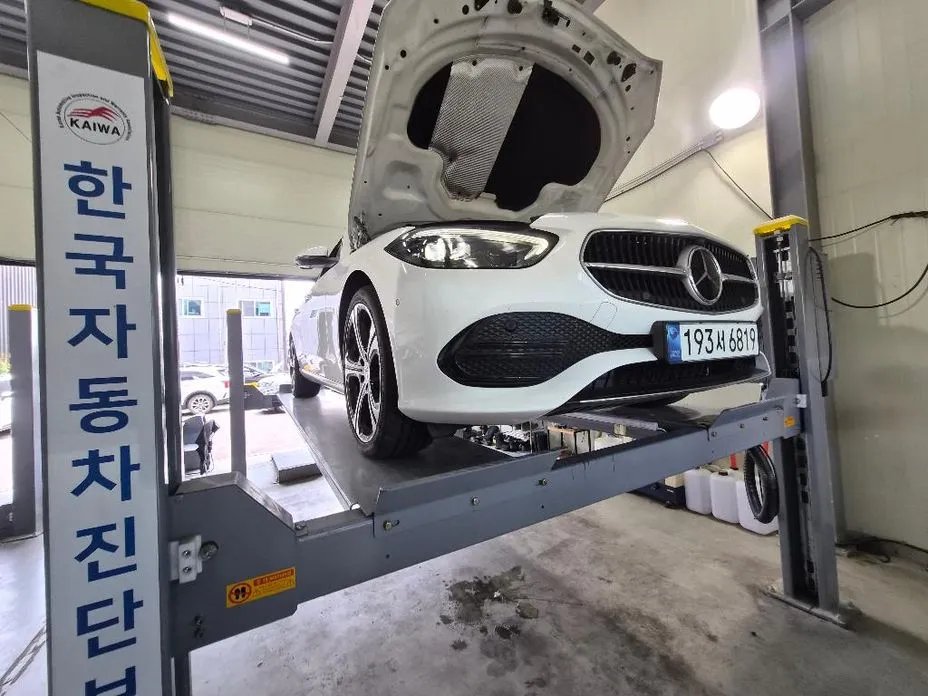 Mercedes-Benz C-Class 2023