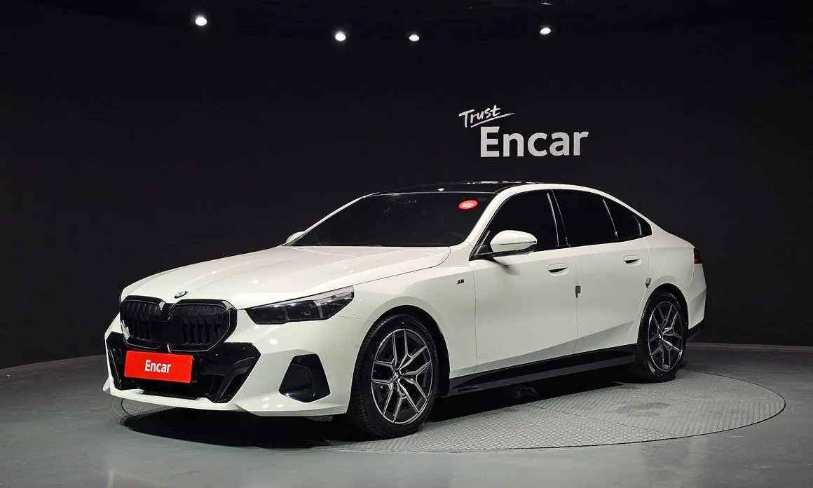 BMW 5-Series 2024