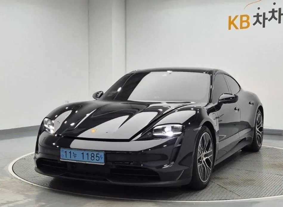 Porsche Taycan 2022