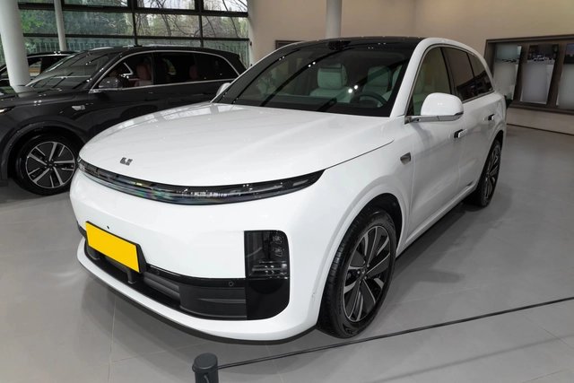 Li Auto L6 2025