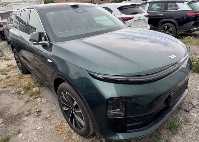 Li Auto L6 2025