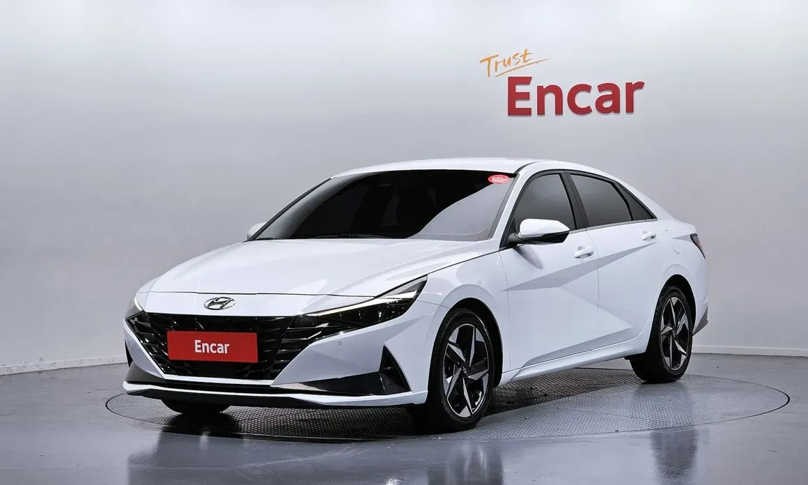 Hyundai AVANTE 2021 — фото 1 из 30
