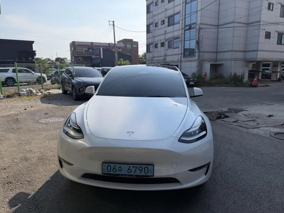 Tesla Model Y 2021
