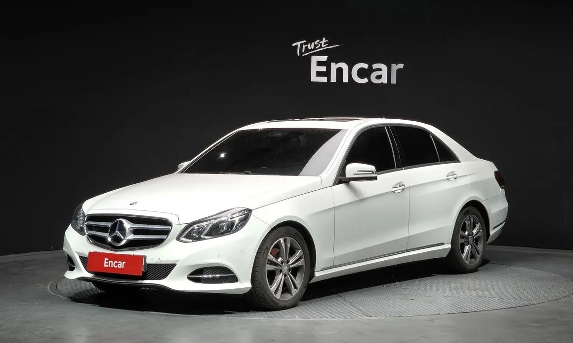 Mercedes-Benz E-Class 2016 — фото 1 из 5