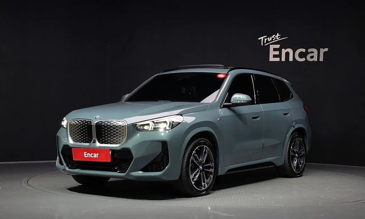 BMW iX1 2025