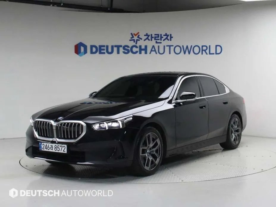 BMW 5-Series 2025