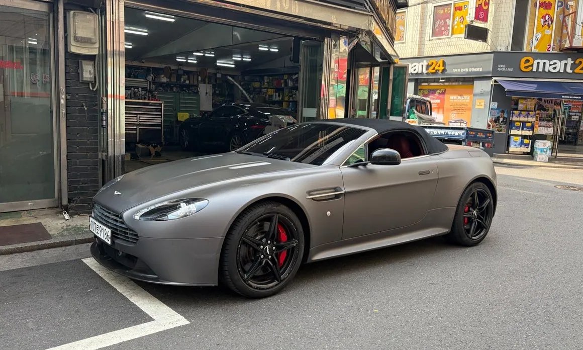 Aston Martin Vantage 2016