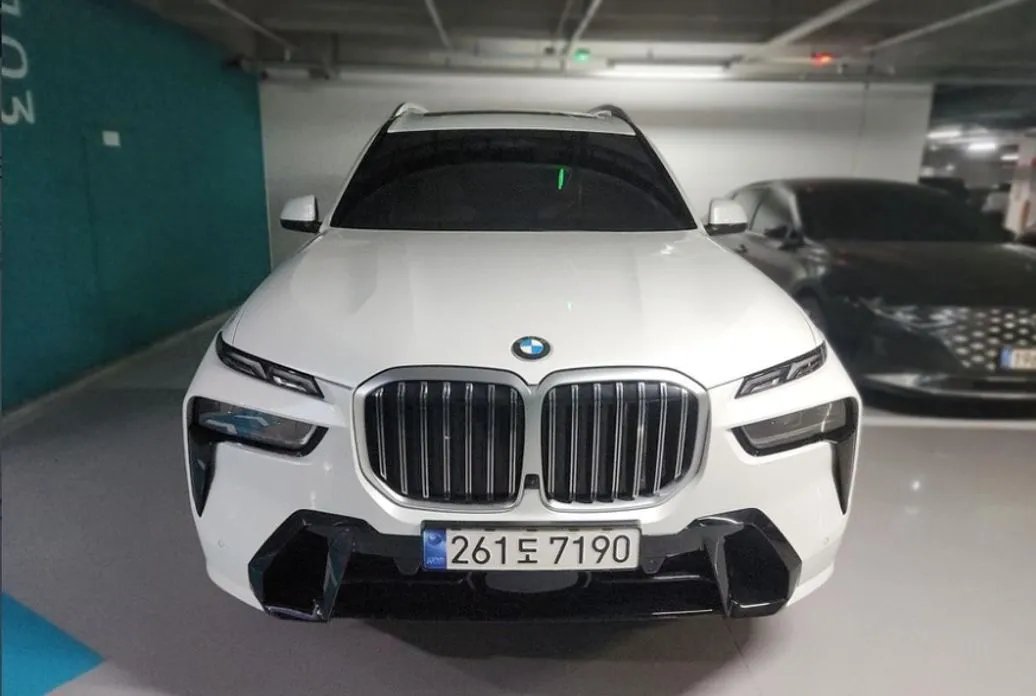 BMW X7 2024