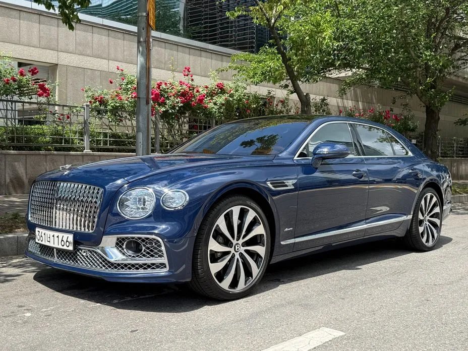 Bentley Flying Spur 2023