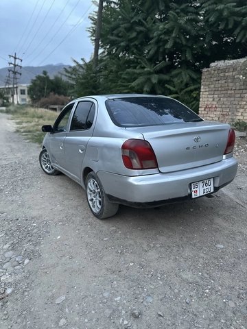 Toyota Echo 2000