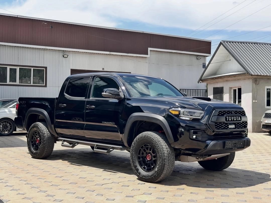 Toyota Tacoma III 2023