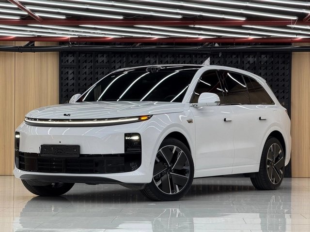 Li Auto L6 2025