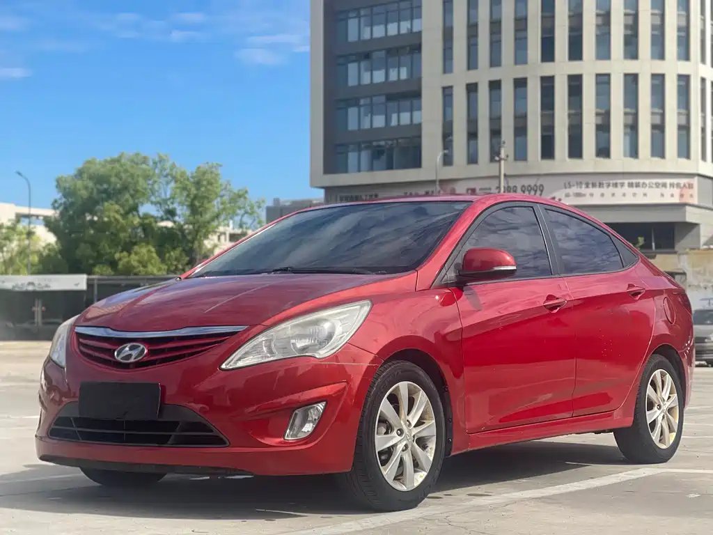 Hyundai Verna 2013