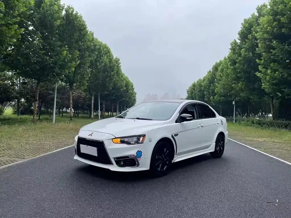 Mitsubishi Lancer EX 2013