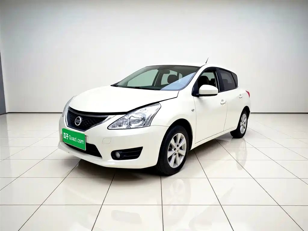 Nissan Tiida 2014