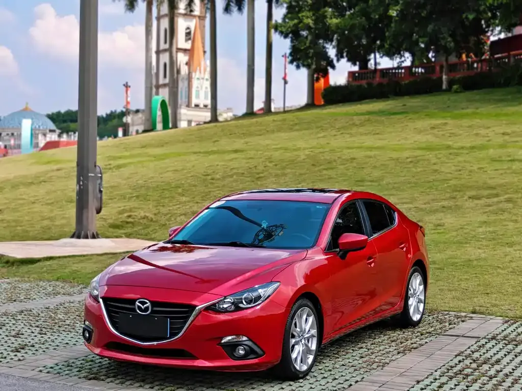 Mazda 3 Axela 2014 — фото 1 из 5