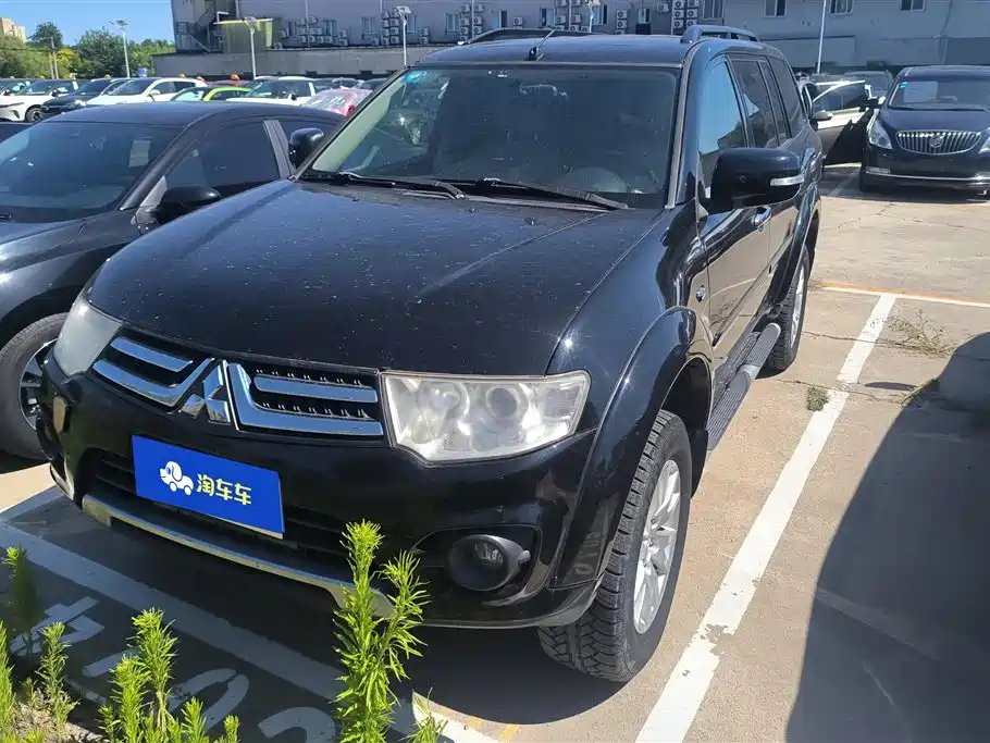 Mitsubishi Pajero Sport 2014