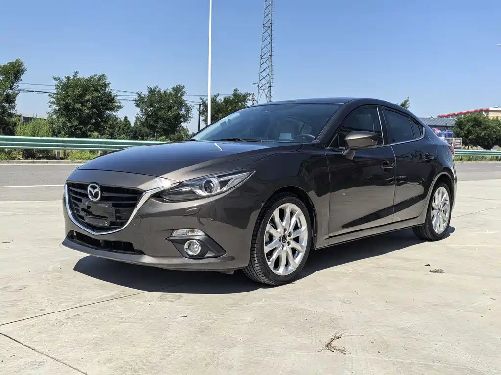 Mazda 3 Axela 2015