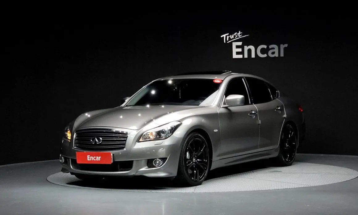 Infiniti M 2011