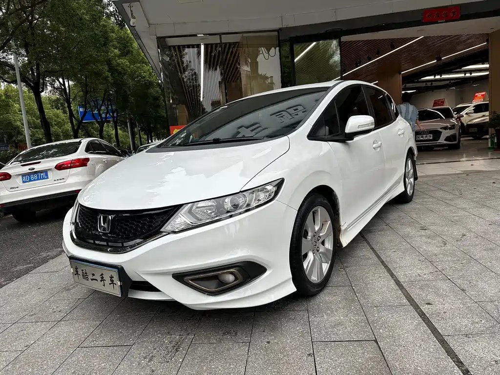 Honda Jade 2015