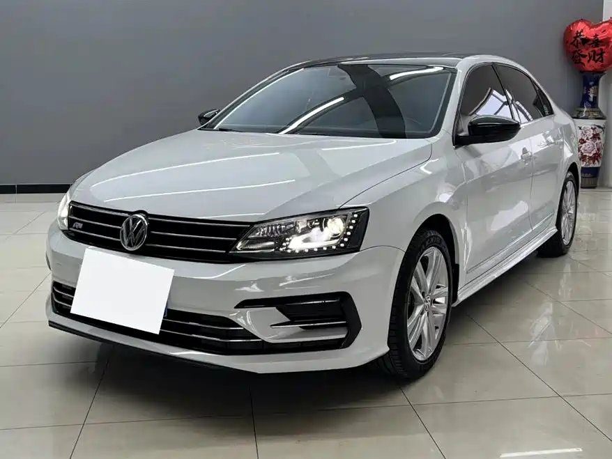 Volkswagen Sagitar 2018