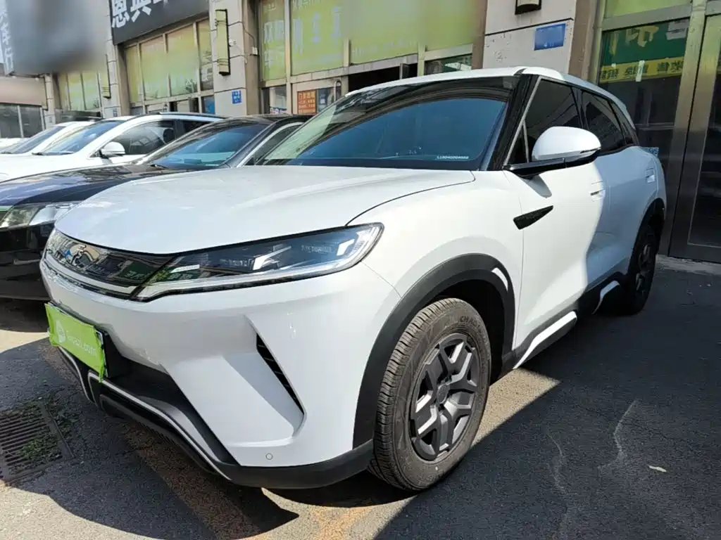 BYD Yuan UP 2024 — фото 1 из 5
