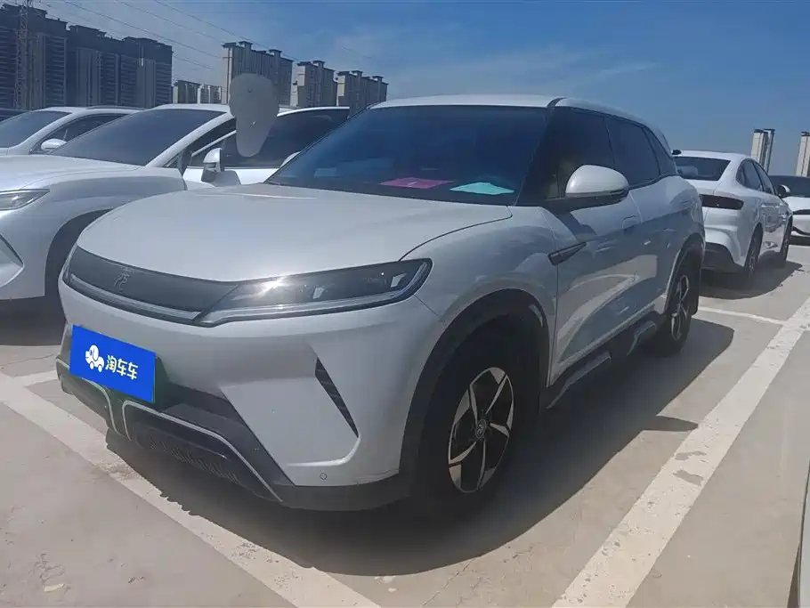 BYD Yuan UP 2025 — фото 1 из 5