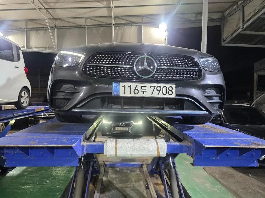 Mercedes-Benz E-Class 2022