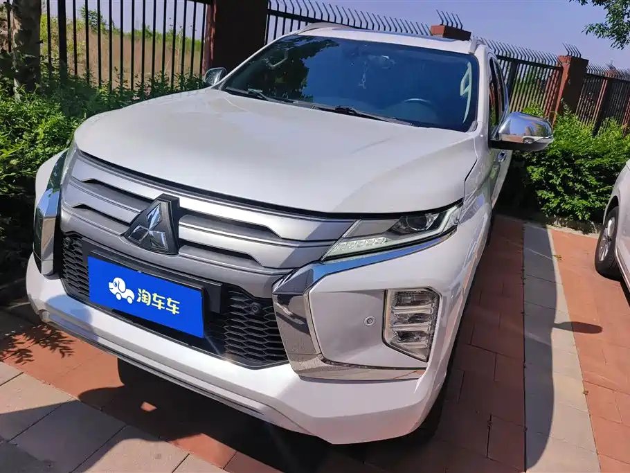 Mitsubishi Pajero Sport (Import) 2020 — фото 1 из 5